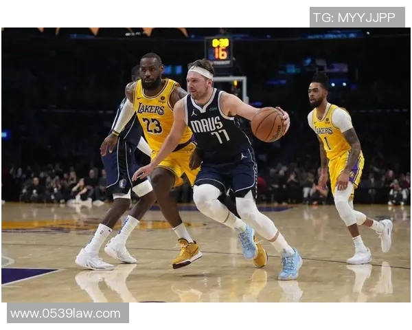 湖人队险胜马刺，东契奇35+9+13领跑西部季后赛争夺